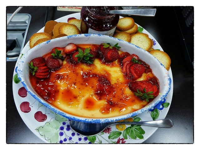 Ken's Flan con Mermelada